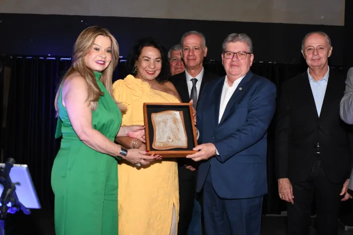 João Azevêdo recebe Título de Amigo da Defensoria Pública e destaca compromisso do Governo do Estado com a instituição