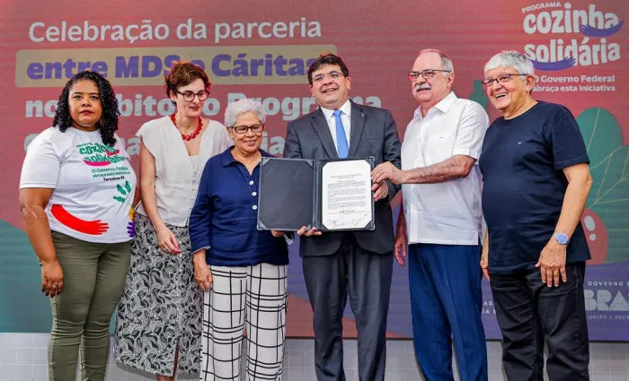 Programa Cozinha Solidária é lançado no Piauí e beneficiará 11 instituições que alimentam pessoas vulneráveis 