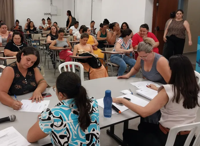 Secretaria de Educação renova contratos de mais de 460 professores