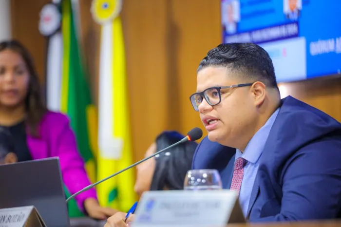 Marlon Botão propõe programa de alfabetização para jovens e adultos em São Luís