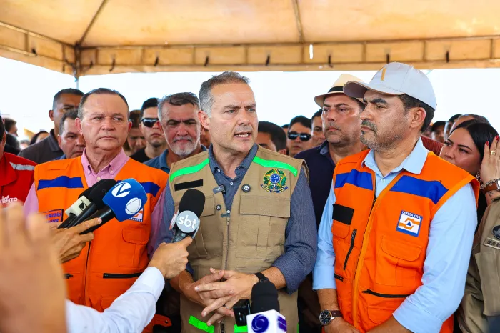 Em coletiva de imprensa, ministro dos Transporte anuncia cerca de R$ 150 milhões para reconstrução da ponte que liga o Maranhão ao Tocantins