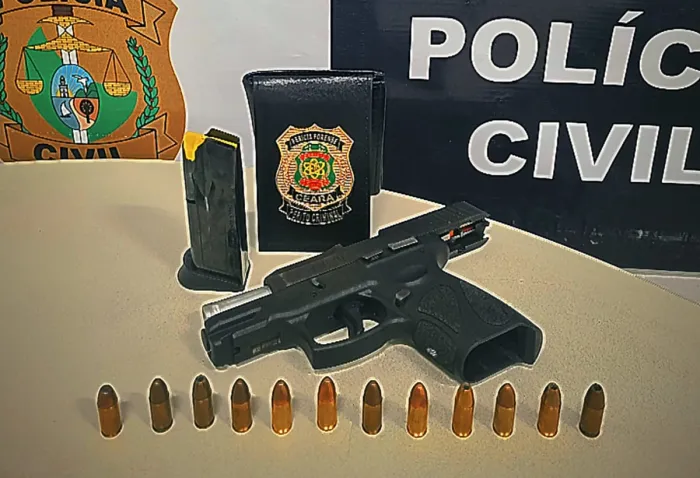 Polícia Civil captura CAC com pistola e falso distintivo oficial no Mondubim