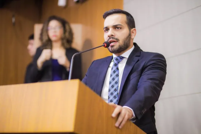 Projeto de Aldir Júnior institui o Dia dos Jovens Cristãos