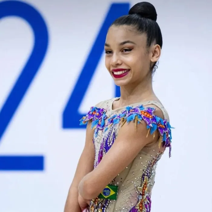 Ginasta capixaba é convocada para a seleção brasileira de conjunto juvenil