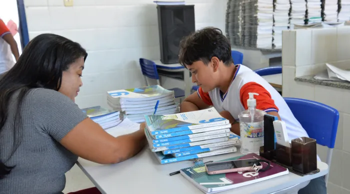 Secretaria da Educação reforça campanha de devolução de livros didáticos utilizados no ano de 2024 / Fotos: Maria Odília/Arquivo