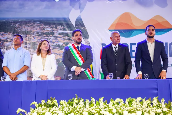 Iracema Vale conclama junção de esforços pelo desenvolvimento de Barreirinhas, Belágua e Urbano durante posse dos prefeitos