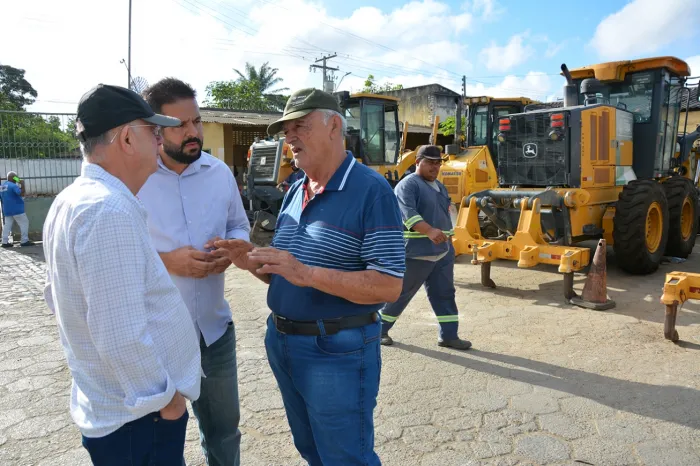 Prefeitura vai recuperar máquinas pesadas para garantir manutenção de estradas