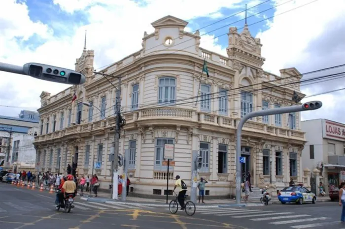 Concurso Público: Retificação de cronograma para upload dos documentos da Prova de Títulos