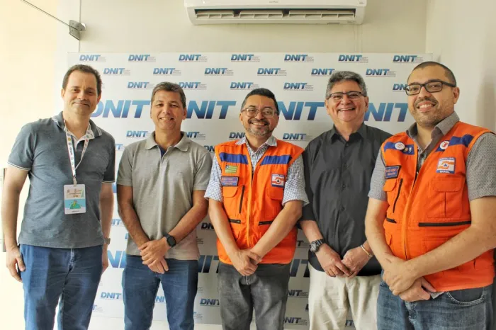 Defesa Civil e DNIT firmam parceria para monitoramento de riscos em rodovias através do aplicativo Waze 