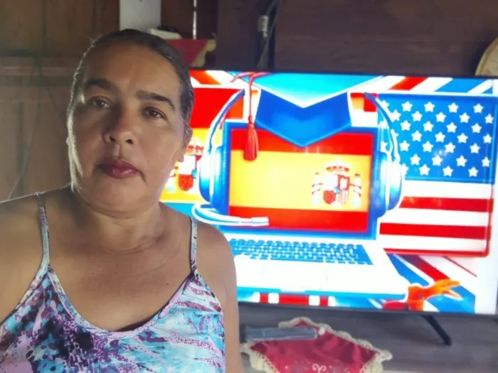 Moradora de seringal no Acre estuda espanhol a distância em curso do Centro de Estudo de Línguas