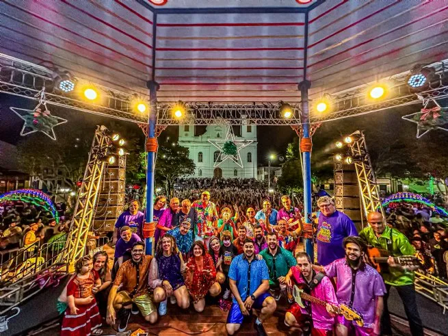 Banda Estrambelhados celebra 20 anos de trajetória com show gratuito em São Sebastião