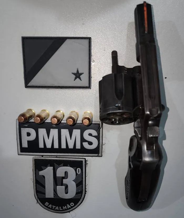 Polícia Militar prende homem por porte ilegal de arma de fogo em Paranaíba