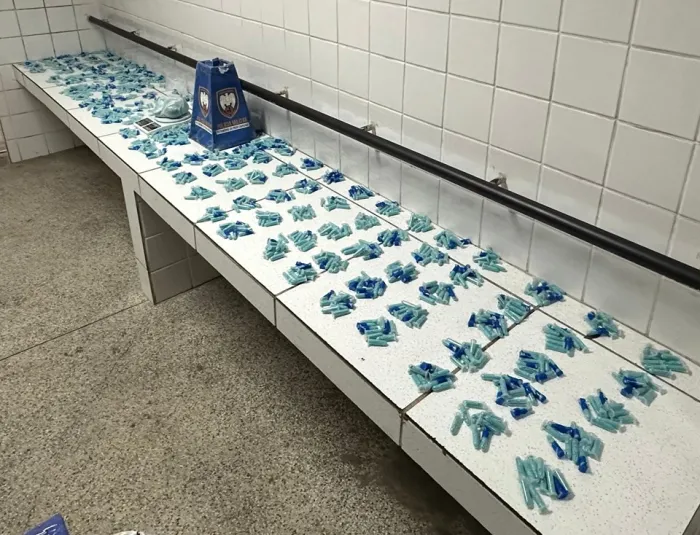 Ação da PM resulta na apreensão de entorpecentes e detenção de suspeitos de tráfico