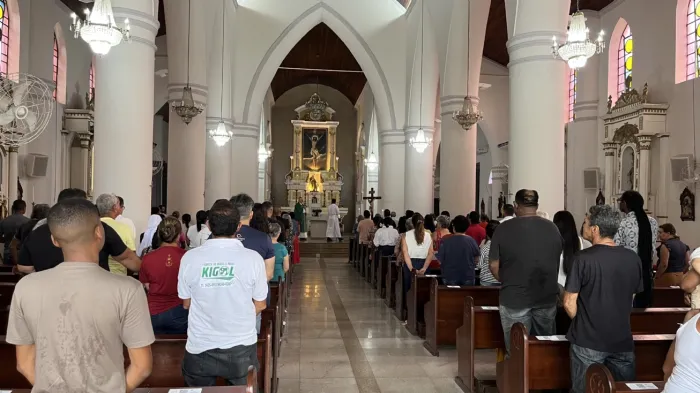 Feira de Santana homenageia legado do feirense Carlos Pitta durante missa de sétimo dia