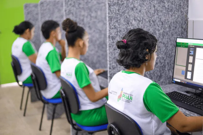 Seduc investe 50 milhões em renovação de mobiliário escolar para o ano letivo de 2025