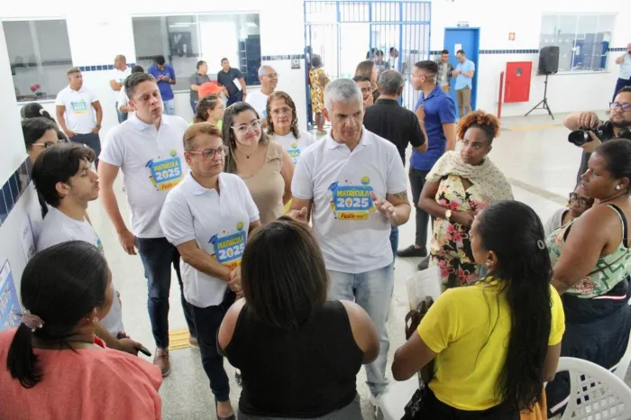 Primeiro dia de matrículas nas escolas municipais ocorre com tranquilidade