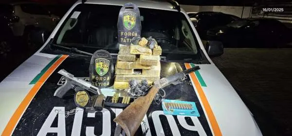 Rifle, pistola e mais de 8 kg de drogas são apreendidas pela PMCE em Caucaia