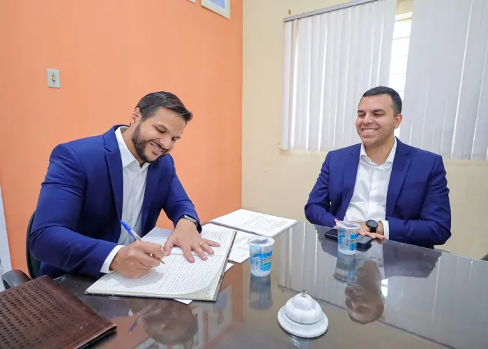 Washington Bandeira assina ordem de serviço para modernização do Conselho Estadual de Educação