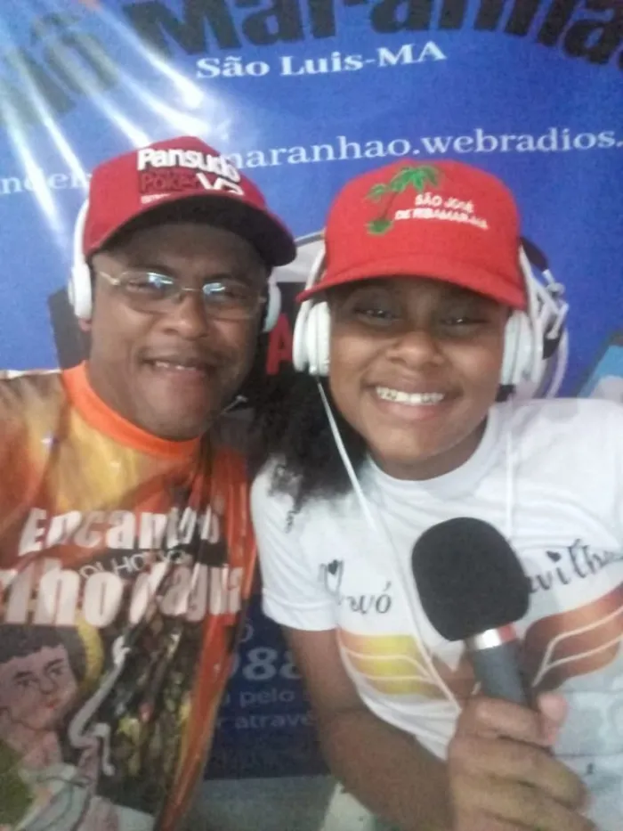 Jonas Mendes, lotado na Diretoria de Comunicação da Casa, celebrou o desempenho da filha Janaine Mendes, que alcançou 920 pontos na redação do Enem / Divulgação