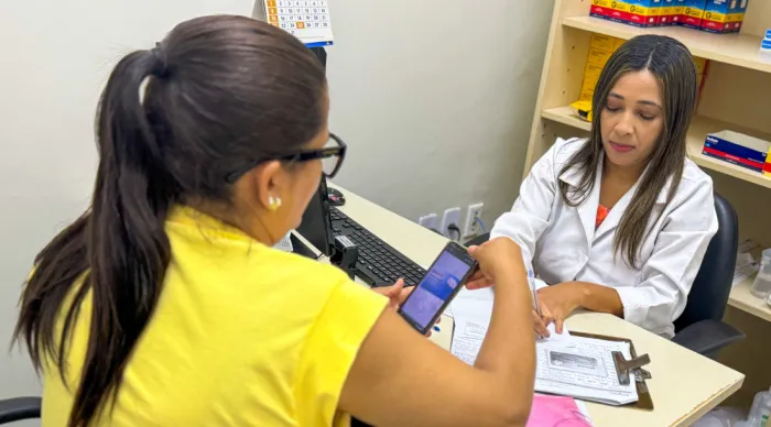 Farmacêuticos do Ipesaúde promovem cuidado integral e uso responsável de medicamentos