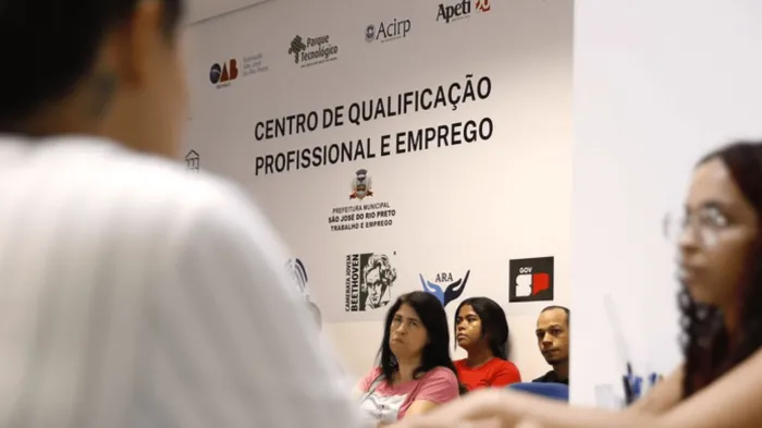 Trabalho promove processos seletivos na quinta