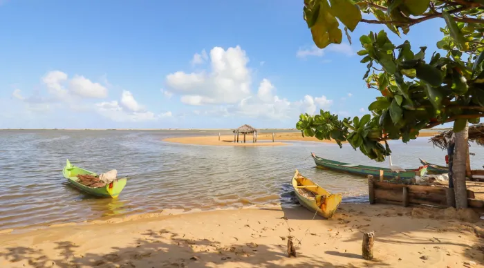 Praia da Ponta dos Mangues é um verdadeiro refúgio com paisagem deslumbrante / Foto: Max Carlos/Setur