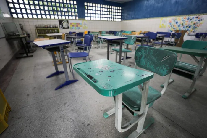 Escolas encontradas em estado crítico passam por vistoria para garantir a volta às aulas