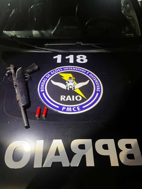 Polícia Militar prende casal por posse irregular de arma de fogo em Pedra Branca