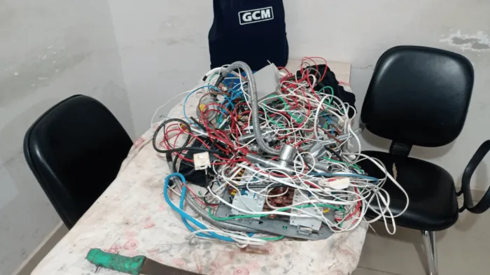 Homem é preso pela GCM após furtar prédio público