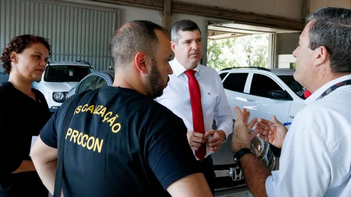 Procon faz ação de orientação a concessionárias e revendas de veículos