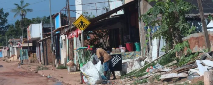 SSAM: Equipe incentiva descarte adequado do lixo e intensifica coleta na cidade