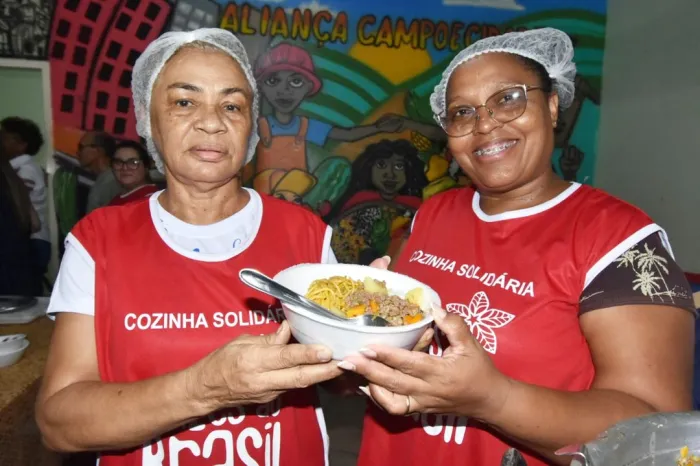 Movimento dos Pequenos agricultores distribui até 150 quentinhas por dia para desabrigados em Picos