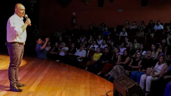 Prefeito anuncia novas políticas para a Educação Municipal