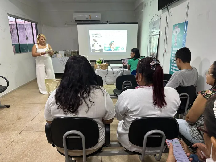 Janeiro Branco: Servidores da UBS Jaime Pinto participam de ação da campanha de cuidados à saúde mental