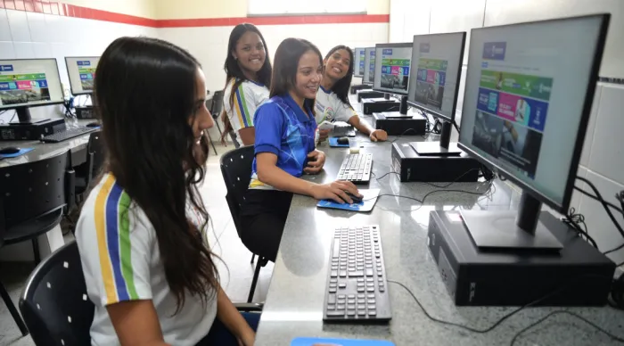 Colégio Estadual Otávio Bezerra recebe melhorias e ganha novo espaço socioeducacional