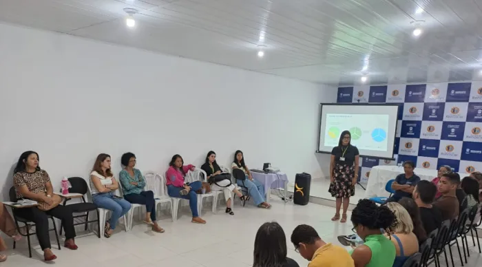 Fundação Renascer capacita servidores sobre visibilidade trans