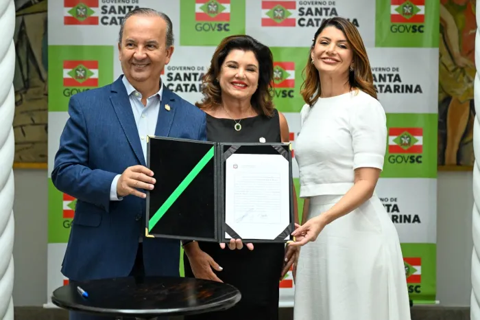 Catiane Seif assume como titular da Secretaria de Estado do Turismo de Santa Catarina