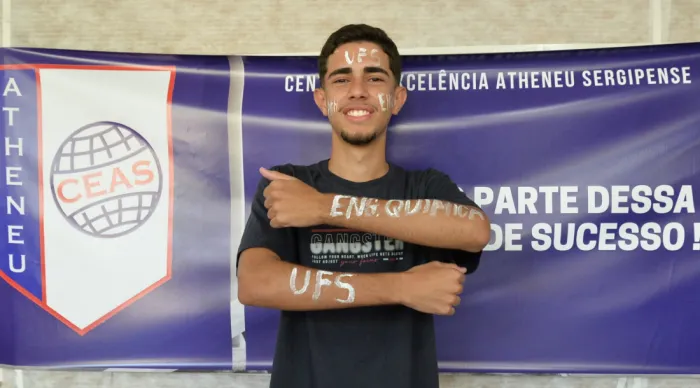 O aluno Juan Gabriel, aprovado em Engenharia Química | Fotos: Maria Odília