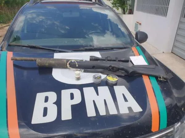 Operação em conjunto do BPMA e Sepa é deflagrada após denuncia de maus tratos. Um suspeito é conduzido a delegacia