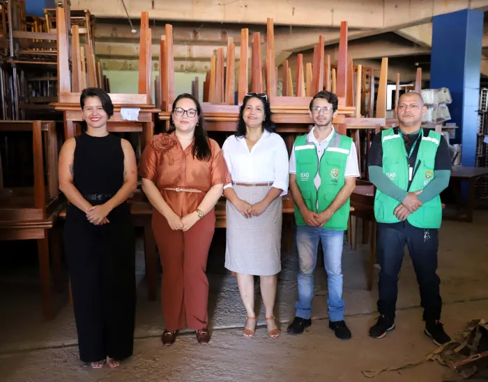 Secretaria de Administração faz vistoria em equipamentos eletrônicos e mobiliários a serem leiloados pela Educação