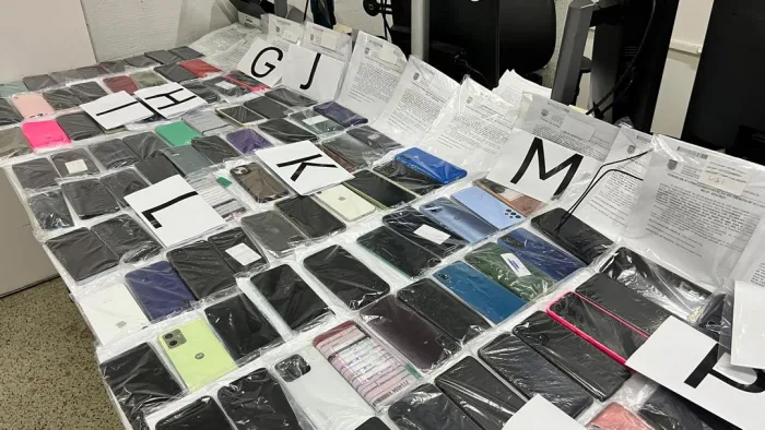 Polícia realiza entrega de mais 201 celulares recuperados em operações integradas 