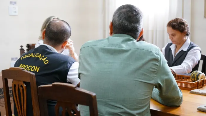 Procon orienta escola privada sobre práticas relacionadas a uniformes