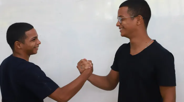 Gêmeos conquistam vagas na UFS e inspiram comunidade escolar com dedicação e união // Fotos: Raylander Araújo