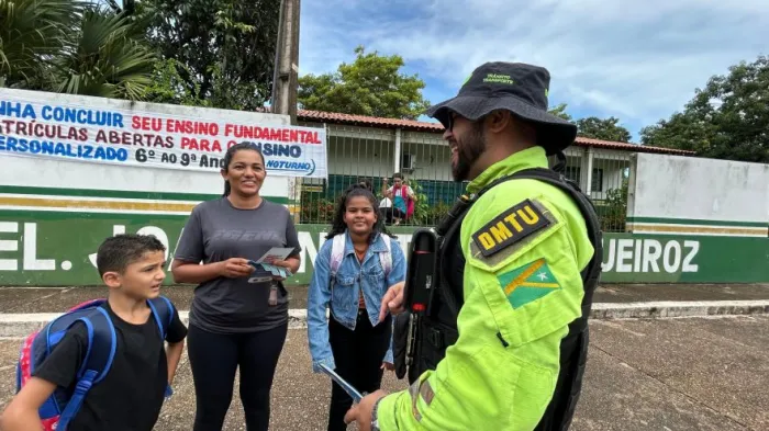 DMTU: Coordenação de Educação para o Trânsito realiza ação na Escola João Anastácio de Queiroz, na Folha 16