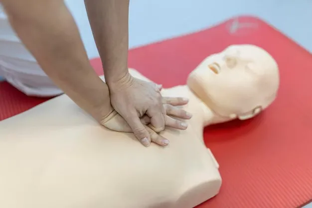 Enfermeiros da rede municipal passam por treinamento de Reanimação Cardiopulmonar em Boraceia