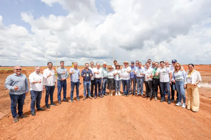 Rafael Fonteles visita construção de usina que vai ser capaz de suprir toda demanda de etanol do Piauí
