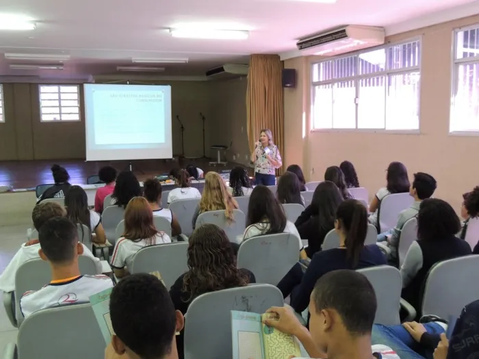 Procon-ES convida escolas para projetos de consumo responsável e educação financeira