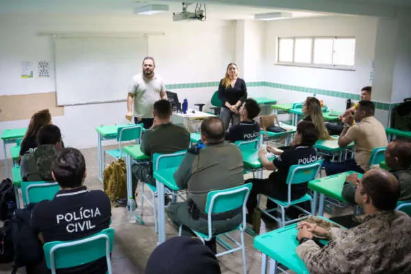 Policiais civis e militares participam de capacitação em ações operacionais urbanas realizada pela Aesp/CE