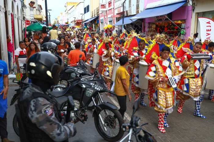 Cortejo de blocos tradicionais abre o Carnaval do Maranhão
