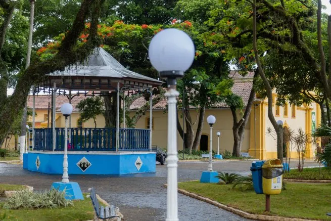 Prefeitura de São Sebastião revitaliza Praça do Coreto, no Centro Histórico